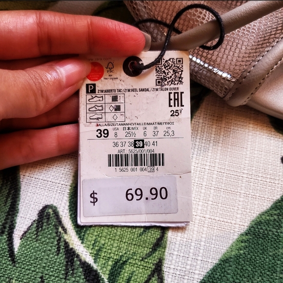 (SOLD) Zara Mesh Heels - Picture 4 of 5